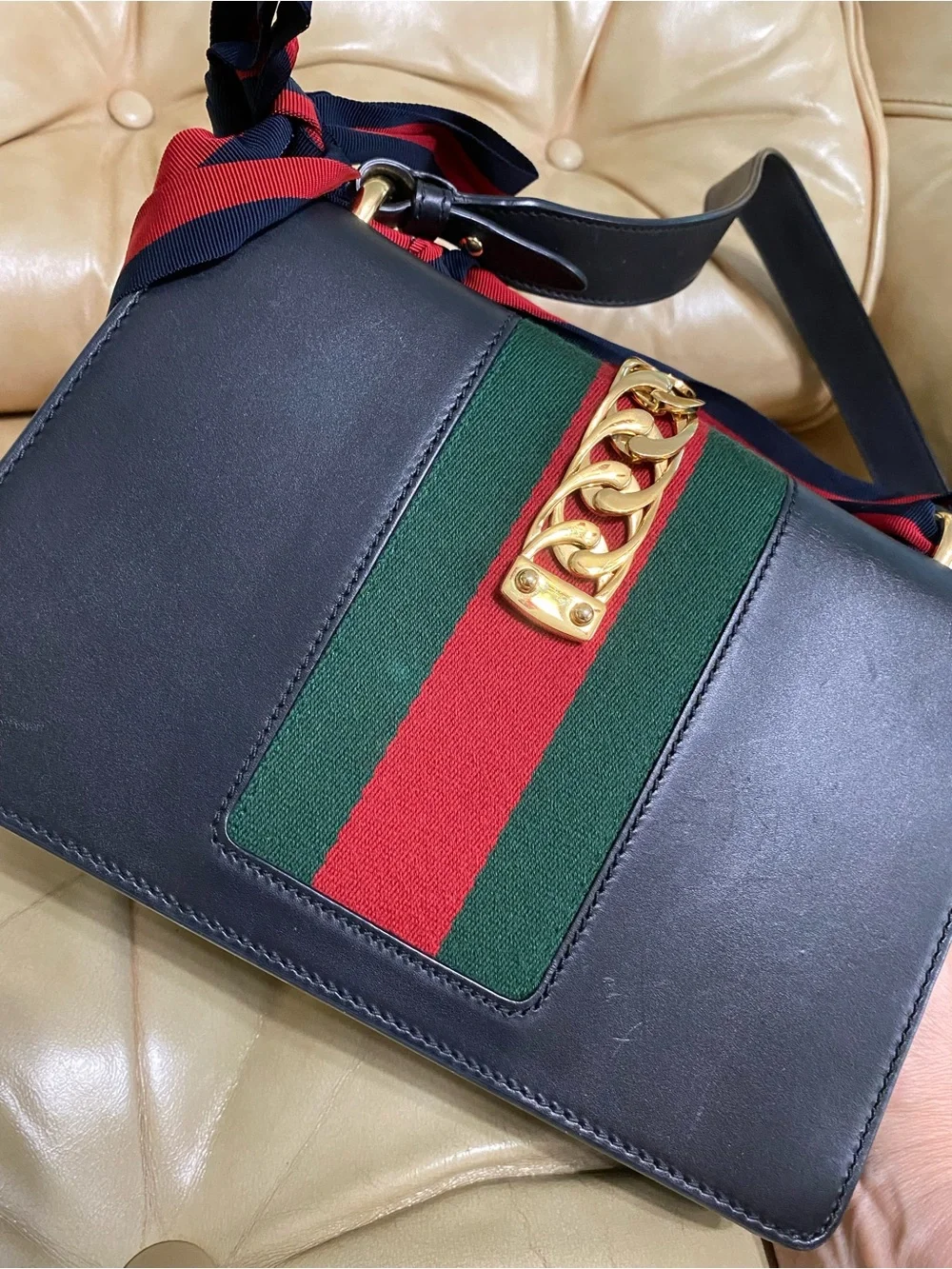 Sale! COA Gucci Sylvie SCUFFS Small Satchel w/Ribbon Strap Black Leather Chain - Picture 5 of 16